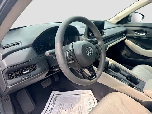 Used 2025 Honda Accord SE image 11