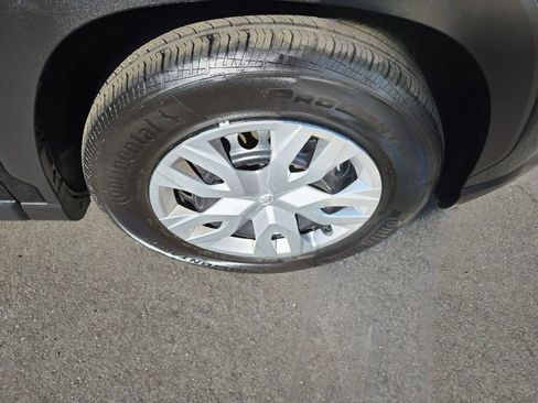 Used 2024 Toyota Corolla Cross L image 10