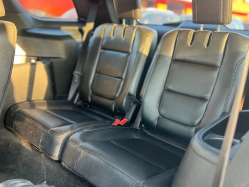 Used 2018 Ford Explorer XLT w/ Equipment Group 202A image 13