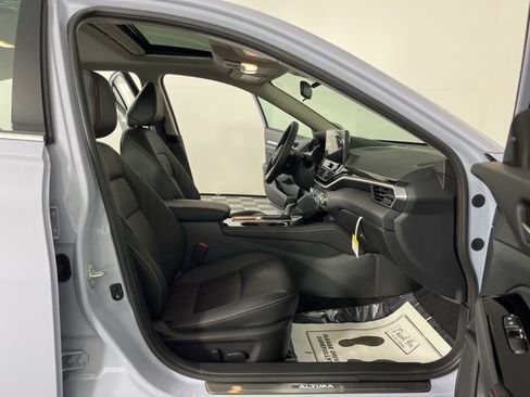 New 2025 Nissan Altima 2.5 SR w/ SR Premium Package image 41