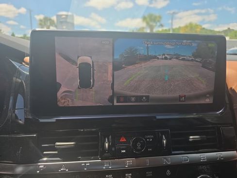 New 2026 Nissan Pathfinder Platinum AWD/4WD image 18
