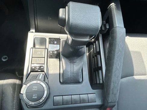 Used 2025 Toyota Tacoma SR5 AWD/4WD image 14