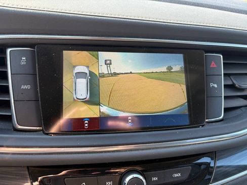 Used 2019 Buick Enclave Essence AWD/4WD image 23