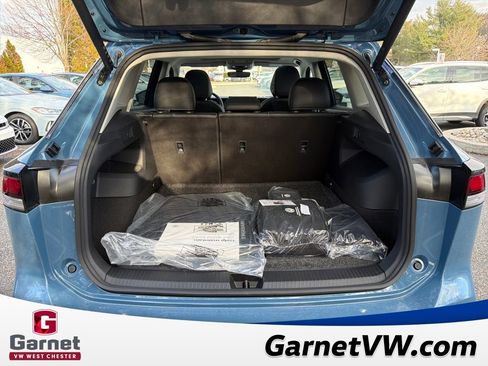 New 2025 Volkswagen Tiguan SE image 16