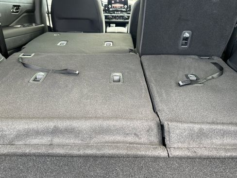 New 2025 Nissan Pathfinder SV w/ Black Appearance Package image 13