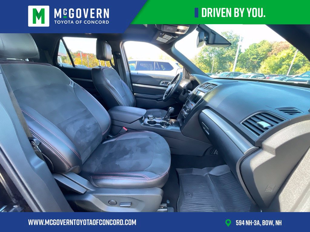 Used 2019 Ford Explorer XLT w/ Equipment Group 202A AWD/4WD image 23