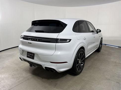 New 2025 Porsche Cayenne Turbo image 7