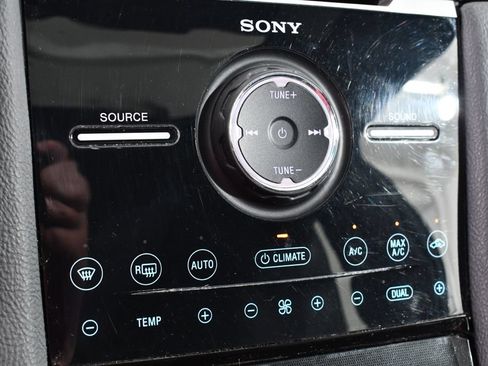 Used 2013 Ford Taurus Limited FWD image 27