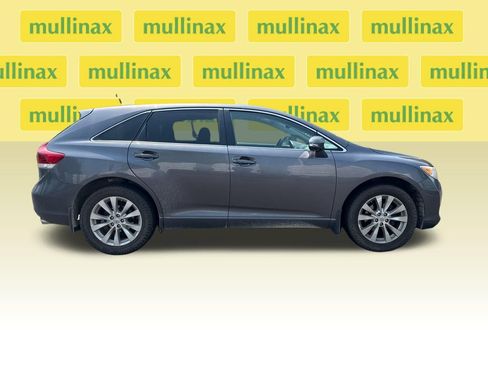 Used 2014 Toyota Venza LE AWD/4WD image 2