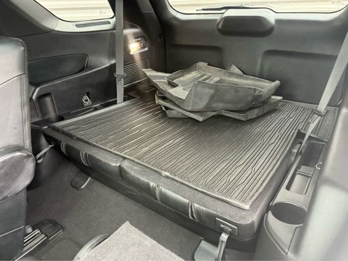 Used 2020 Ford Explorer ST w/ Premium Technology Package image 21