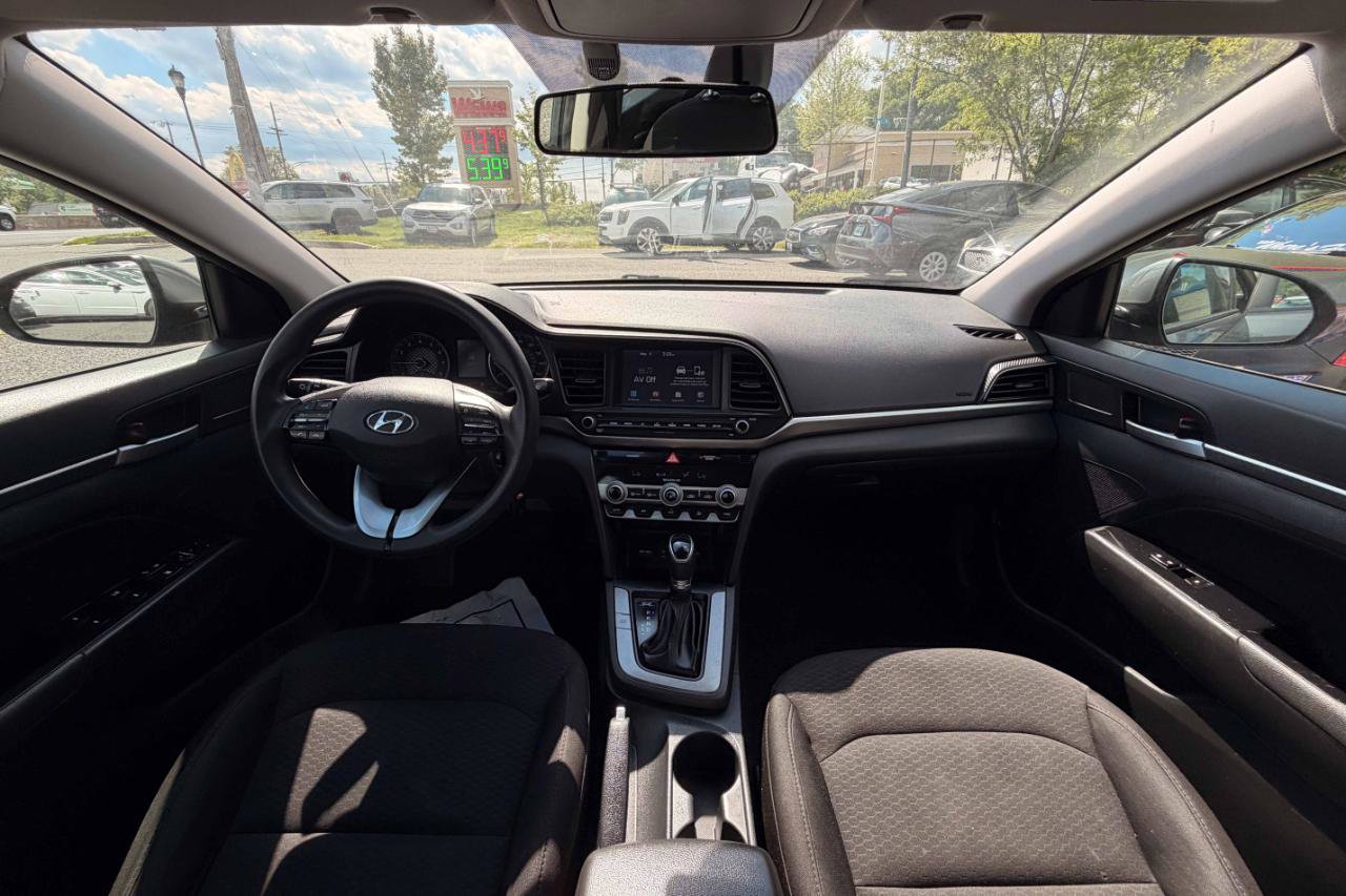 Used 2020 Hyundai Elantra SEL w/ Cargo Package (C1) FWD image 11