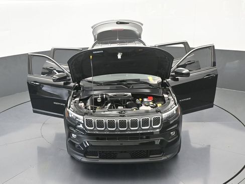 Used 2024 Jeep Compass Latitude image 68