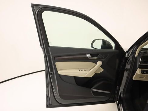 Certified 2025 Audi Q5 2.0T Premium Plus w/ Premium Plus Package image 10