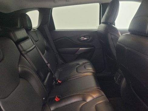 Used 2019 Jeep Cherokee Limited w/ Technology Group FWD image 19