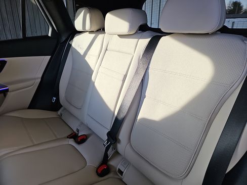 New 2026 Mercedes-Benz GLC 300 image 15