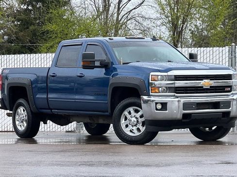 Used 2015 Chevrolet Silverado 3500 LT w/ LT Convenience Package image 2