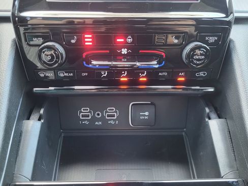 New 2025 Jeep Grand Cherokee Laredo w/ Luxury Tech Group I image 20