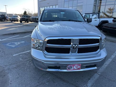 Used 2017 RAM 1500 Classic SLT image 9