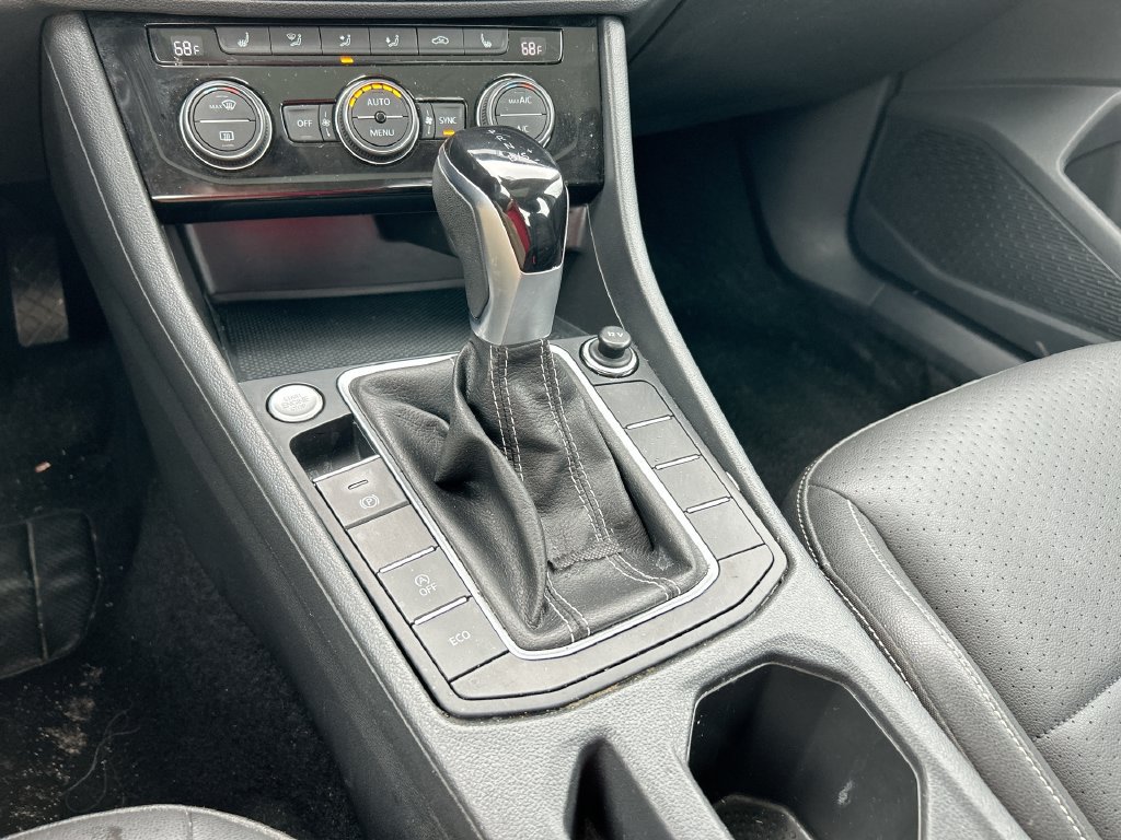 Used 2024 Volkswagen Jetta SE FWD image 25