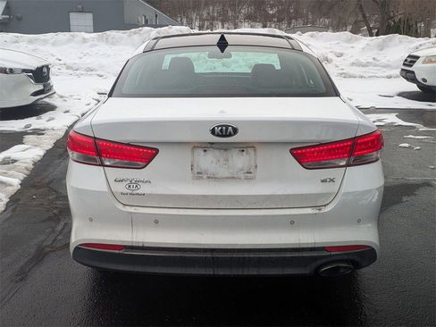 Used 2018 Kia Optima EX w/ Premium Package image 3