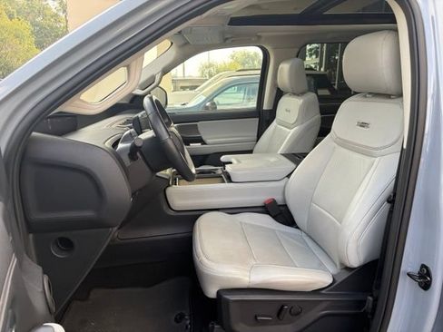 Used 2025 Ford Expedition Max Platinum w/ Driver's Package AWD/4WD image 13