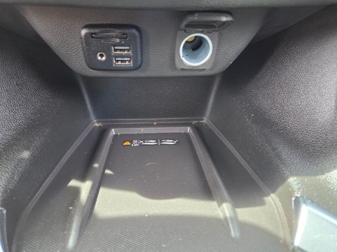 Used 2023 Chevrolet Traverse LT w/ LT Premium Package AWD/4WD image 30