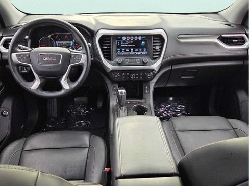 Used 2017 GMC Acadia SLT FWD image 2