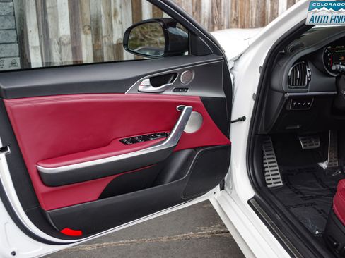 Used 2020 Kia Stinger GT1 image 10