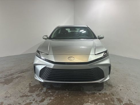 Used 2025 Toyota Camry Hybrid image 3