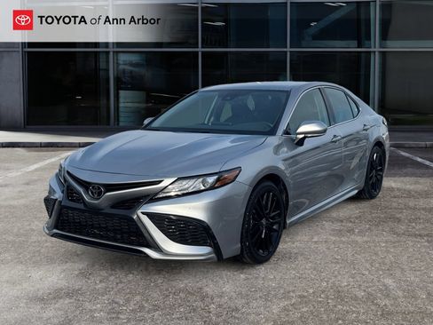 Used 2024 Toyota Camry XSE FWD image 8