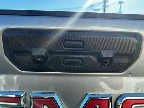 Used 2024 GMC Sierra 2500 AT4 image 16