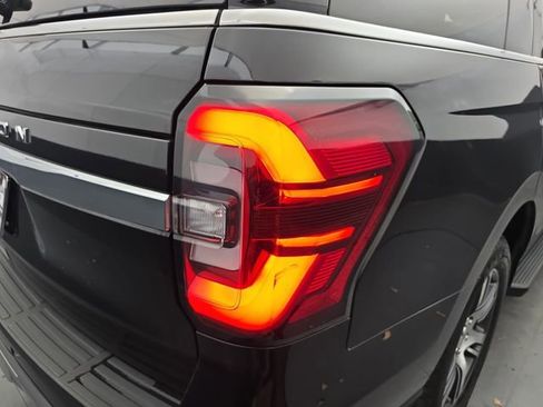 Used 2024 Ford Expedition Limited image 19