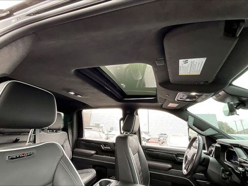 Used 2024 GMC Sierra 2500 AT4X image 24