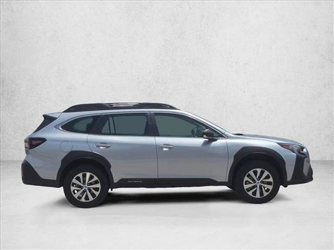 Used 2025 Subaru Outback AWD/4WD image 4