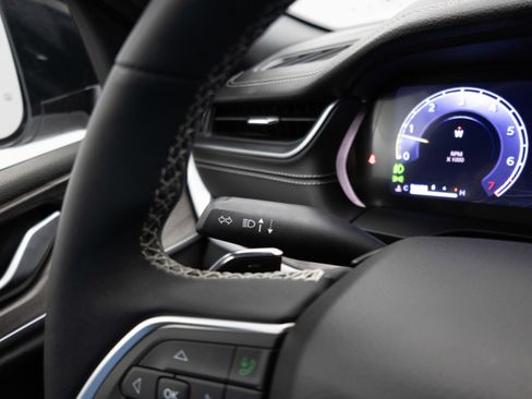 Used 2024 Jeep Grand Cherokee L Limited image 43