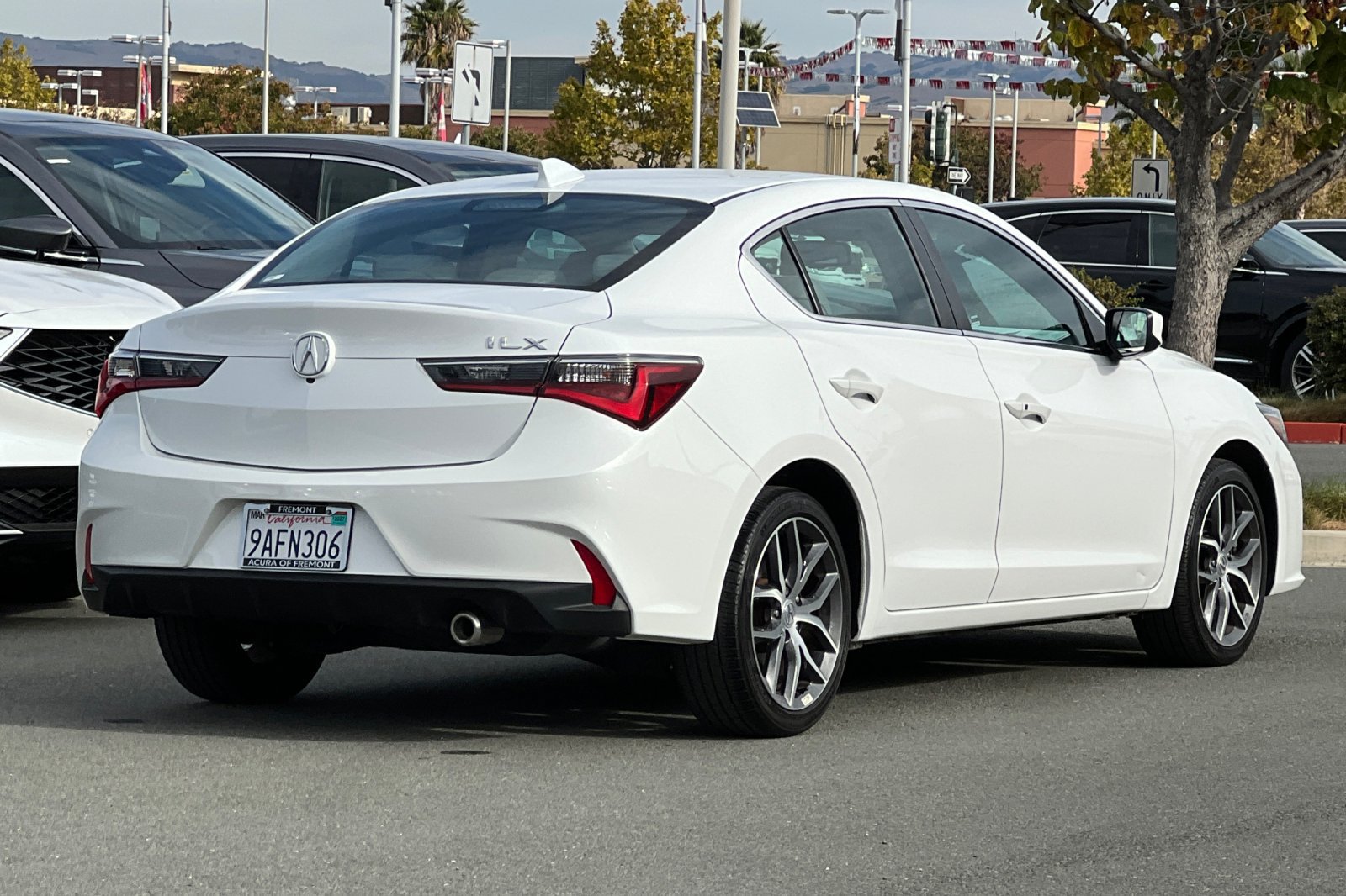Used 2022 Acura ILX w/ Premium Package FWD image 4