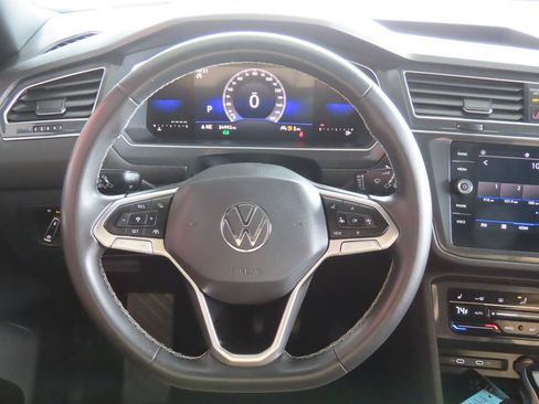 Used 2023 Volkswagen Tiguan SE w/ Panoramic Sunroof Package FWD image 44