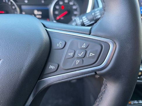 Used 2023 Chevrolet Equinox Premier image 24