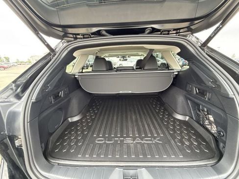 Used 2025 Subaru Outback Limited image 24