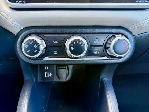 Used 2020 Nissan Versa SV image 26