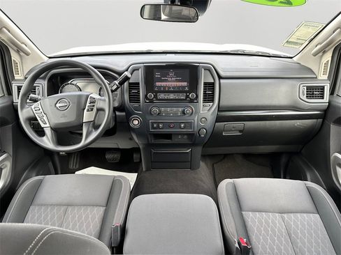 Used 2023 Nissan Titan SV image 17