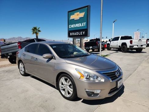 Used 2013 Nissan Altima 3.5 SL w/ Technology Pkg image 1