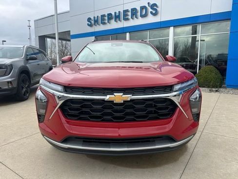 New 2026 Chevrolet Trax LT w/ Driver Confidence Package FWD image 3