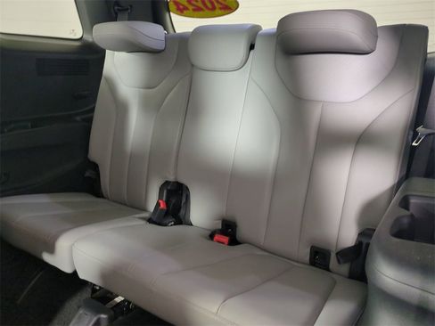 Certified 2024 Hyundai Palisade SEL image 16