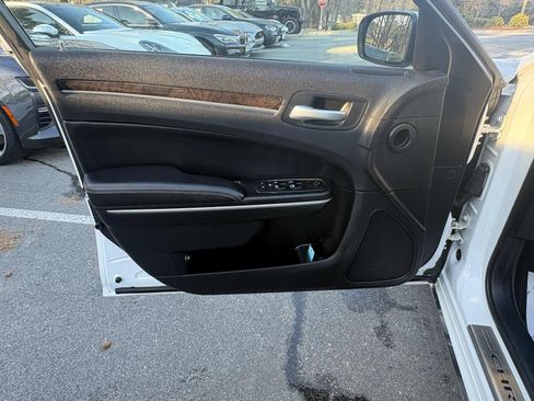 Used 2014 Chrysler 300 Uptown Edition w/ Quick Order Package 22M image 15