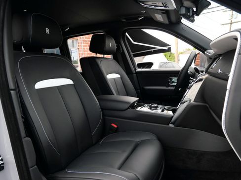 Certified 2024 Rolls-Royce Cullinan AWD/4WD image 31