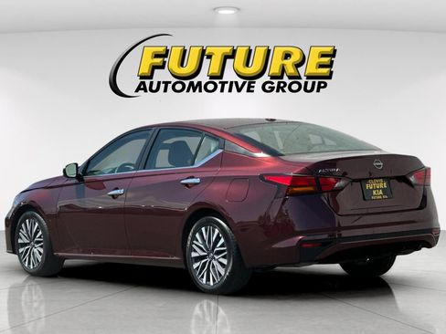 Used 2025 Nissan Altima 2.5 SV FWD image 6