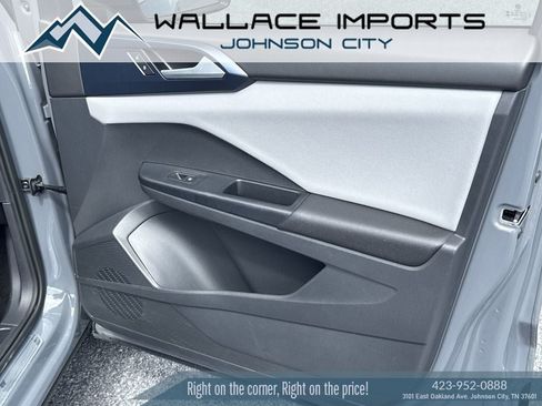 Used 2023 Volkswagen Taos SE FWD image 34