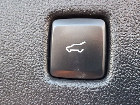 Certified 2024 Ford Escape Platinum w/ Premium Technology Package image 28