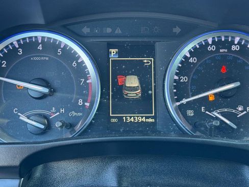 Used 2018 Toyota Highlander SE image 20